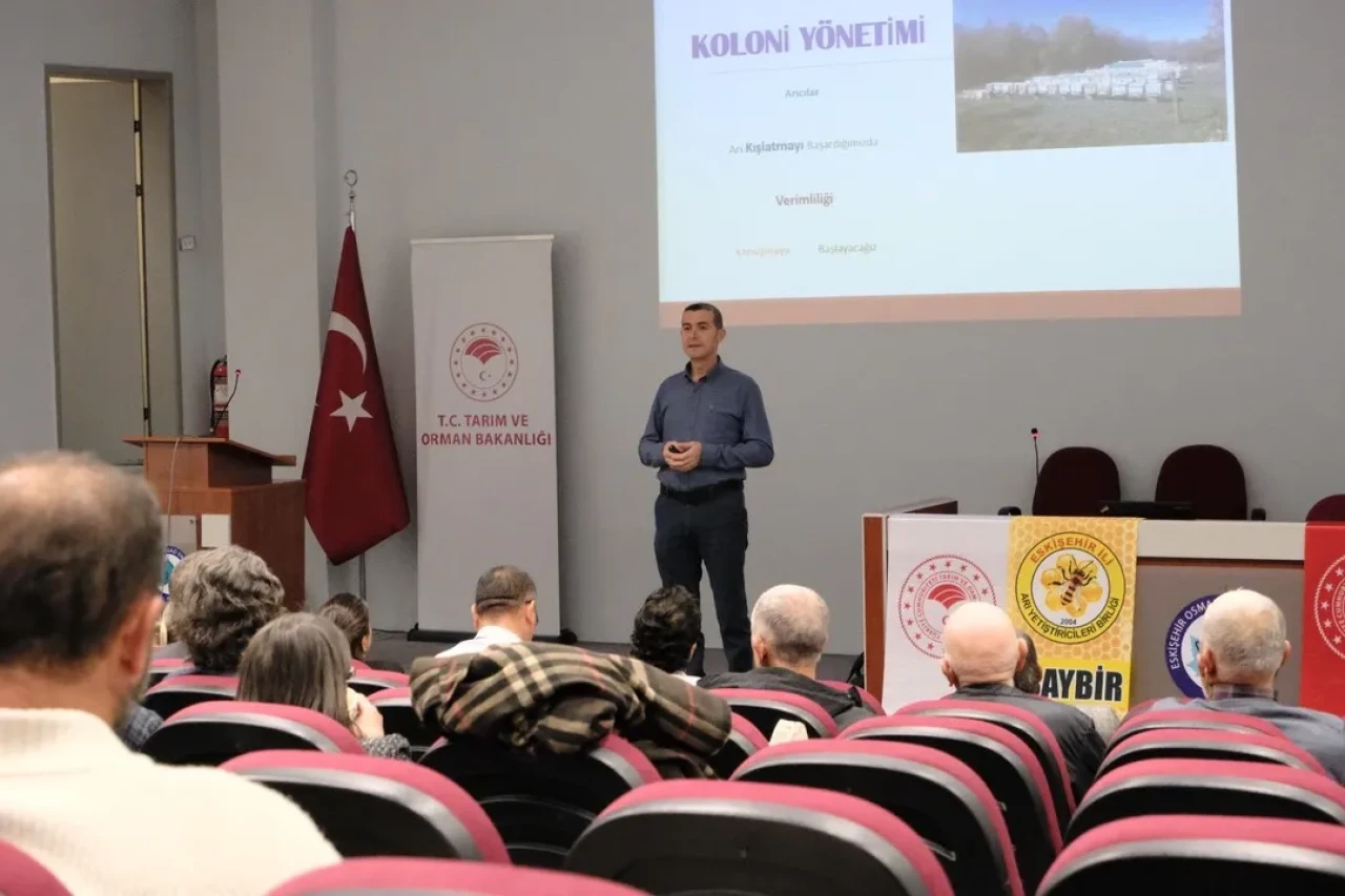 Eskişehir’de arıcılık ve arı ürünleri paneli düzenlendi