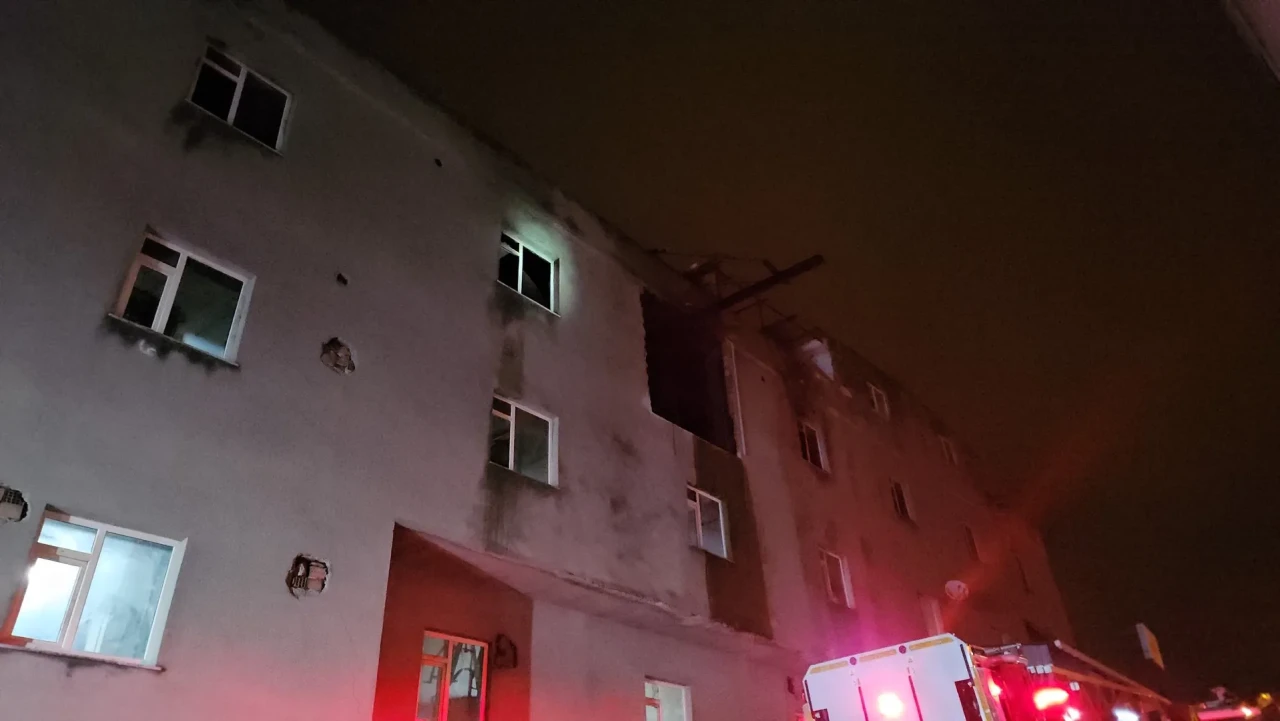 Arnavutköy'de iş yerinde çıkan yangında biri ağır 3 kişi yaralandı