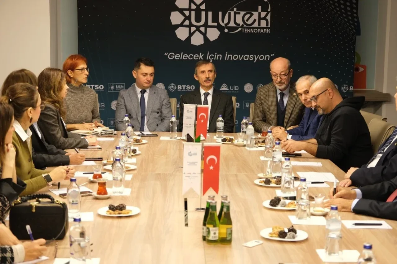 Bursa'da üniversite-sanayi iş birliği toplantısında Ar-Ge ve teknoloji ekosistemi ele alındı
