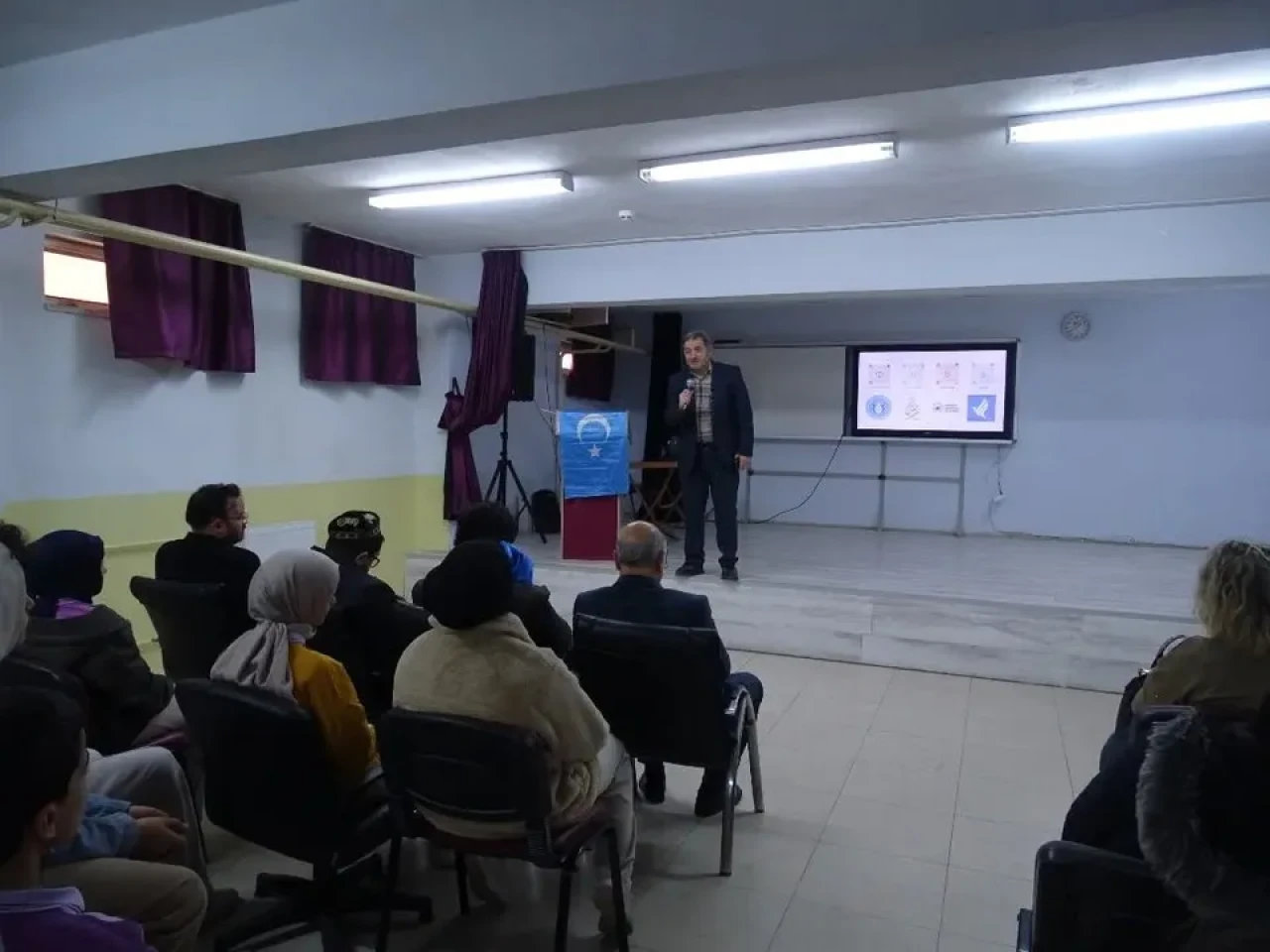 havran İmam Hatip Ortaokulu'nda 10 Aralık Dünya İnsan Hakları Günü programı düzenlendi