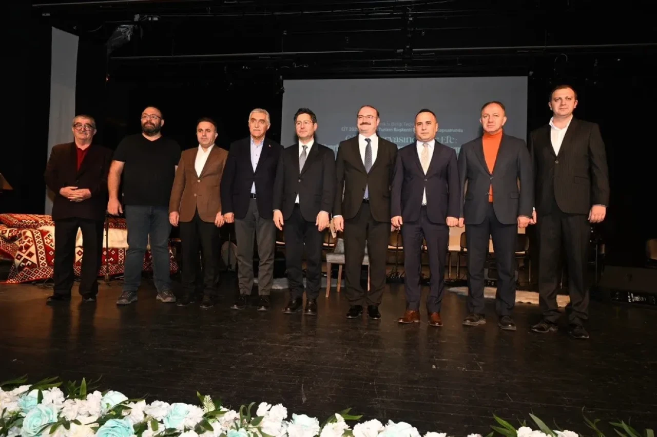 Erzurum’da Alvarlı Efe Hazretleri geniş katılımlı programla anıldı