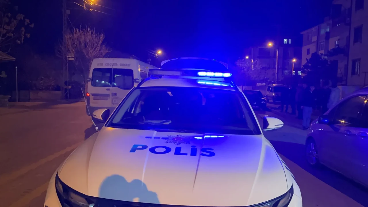 Konya'da yolun karşısına geçmek isteyen çocuğa motosiklet çarptı
