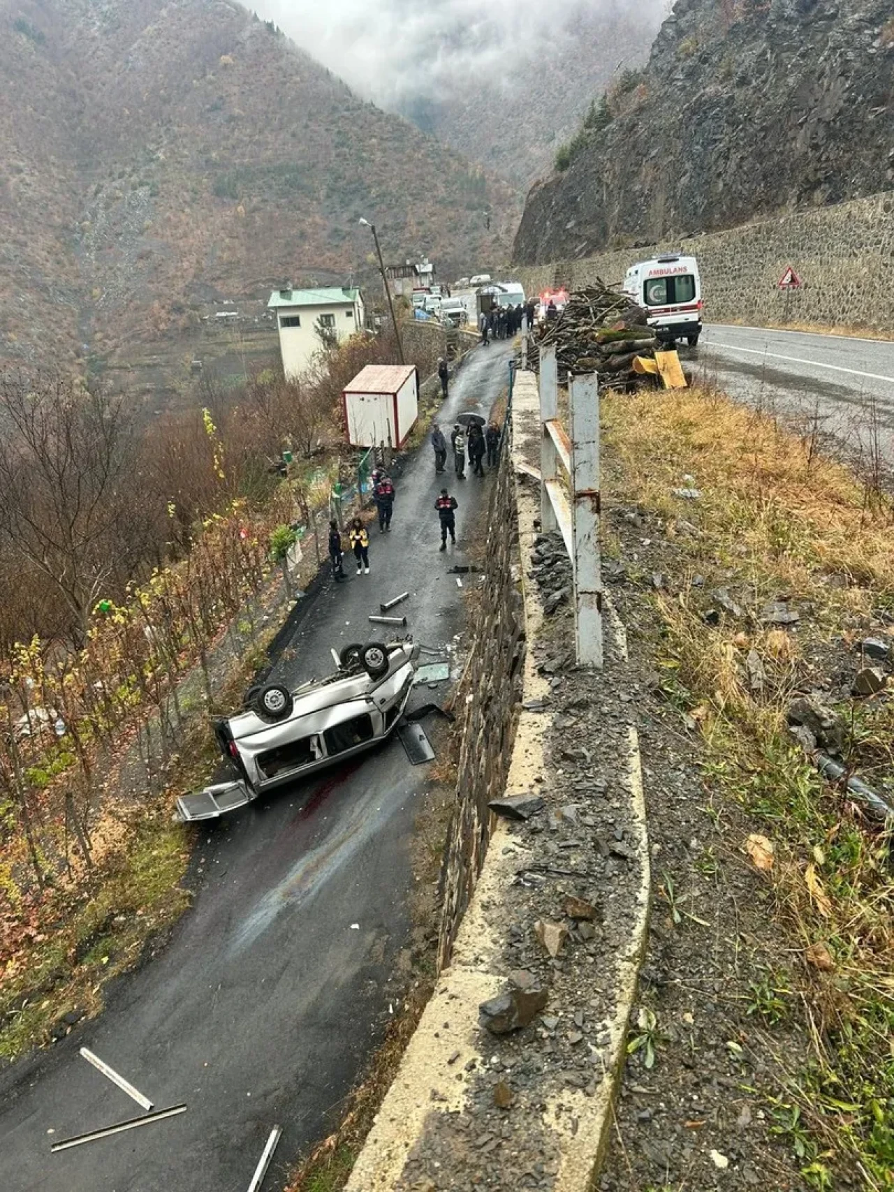 Artvin'de trafik kazasında 3 kişi hayatını kaybetti