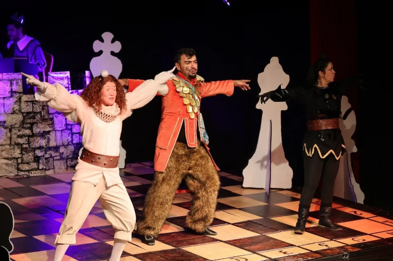 merkezefendi kent tiyatrosu çocuklarla buluşuyor