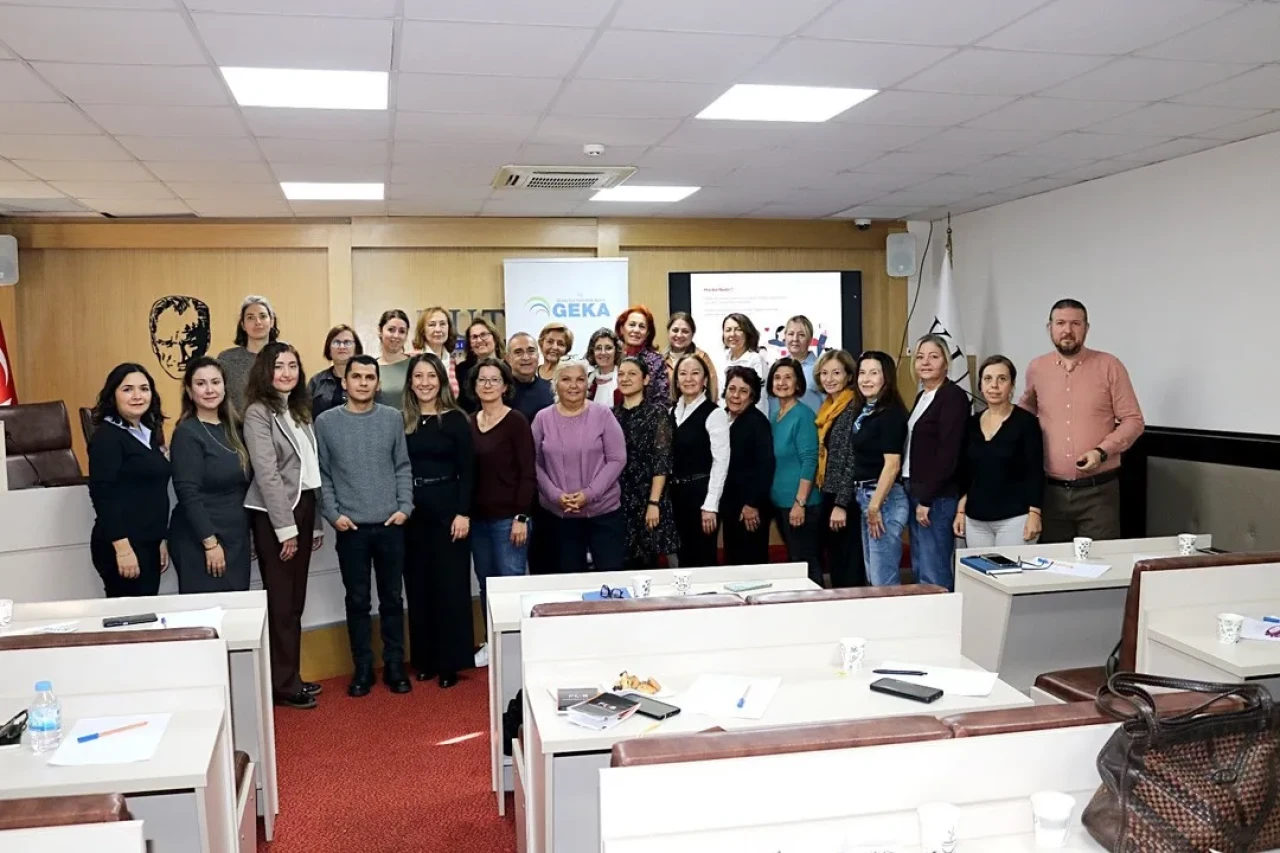 Güney Ege'de kooperatiflere sosyal medya ve markalaşma eğitimleri verildi