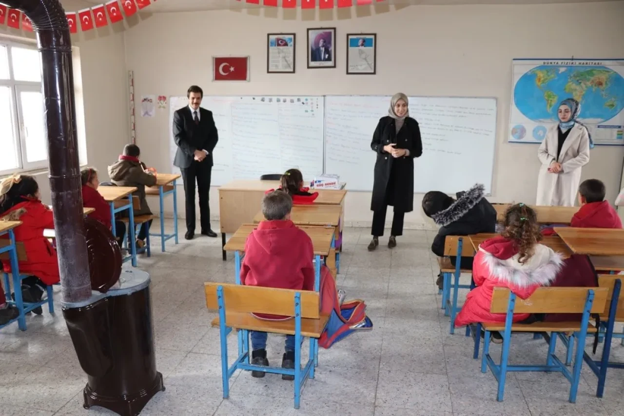 Kalecik köyünde kaymakam duman vatandaşlarla bir araya geldi