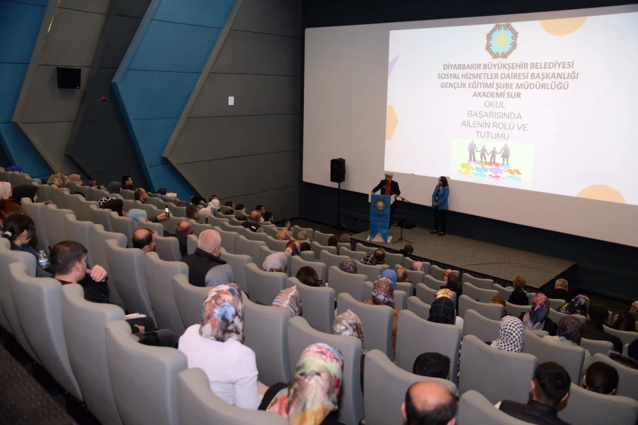 Diyarbakır’da velilere yönelik eğitim semineri düzenlendi