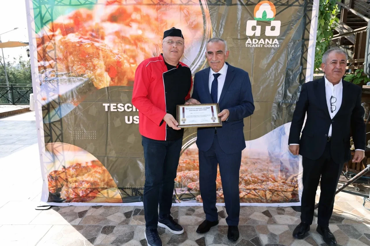 Adana'da 12'si kadın 50 kursiyer tescilli Adana kebabı ustalık eğitimini tamamladı