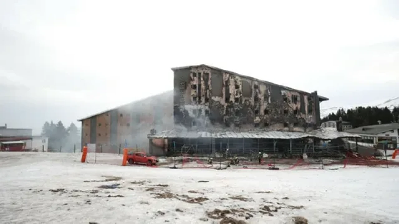 Uludağ'da korkunç yangın: Şampiyon kayakçı Berkin Usta hayatını kaybetti