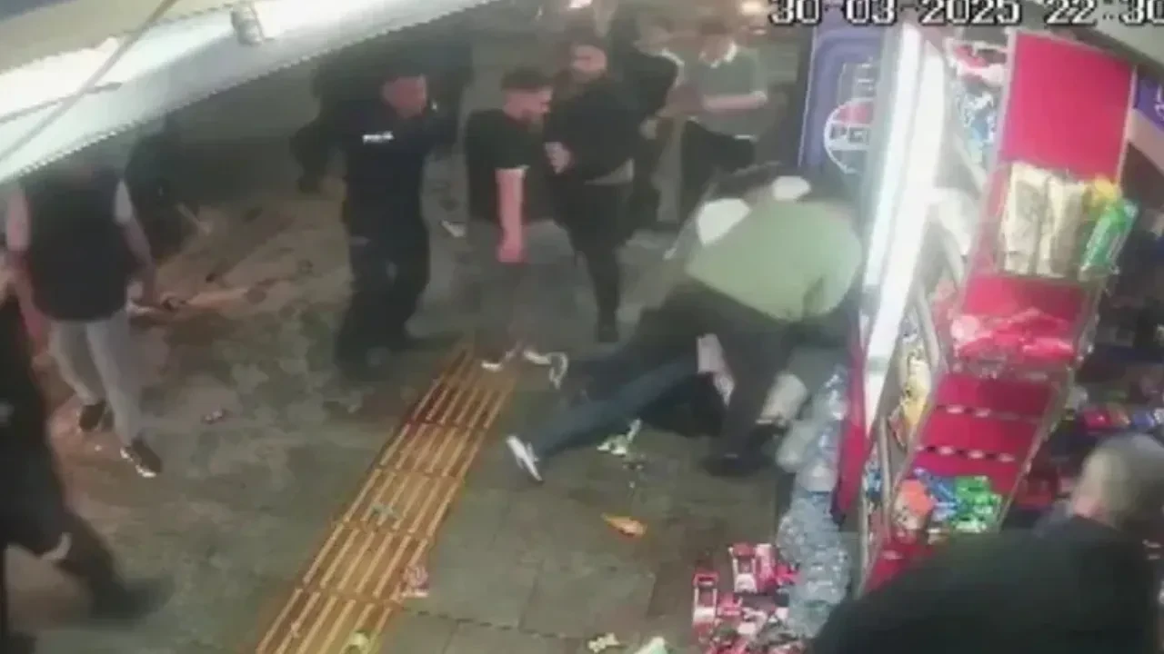 Adapazarı'nda tekel bayisinde kanlı kavga: Emekli polis memurları tehlikede mi?