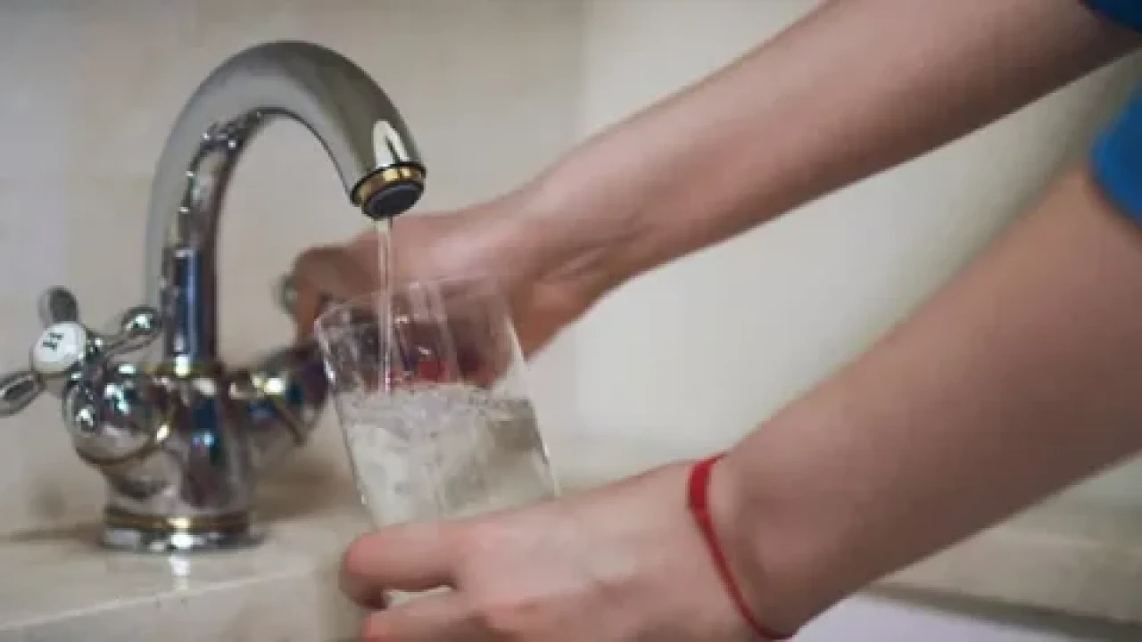 Karaman'da musluk suyuna petrol karıştı, halk tedirgin oldu