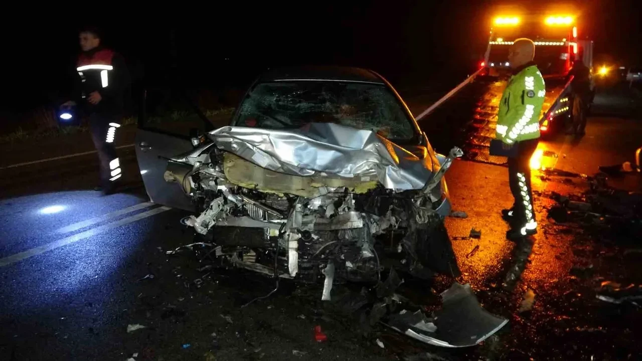 Çanakkale'de feci kaza: 3 ölü, 1 yaralı