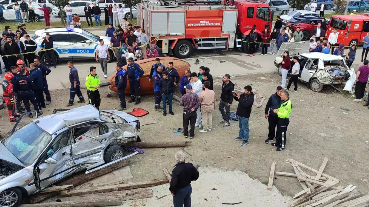 Muğla'da feci kaza: 4 ölü, 2 yaralı