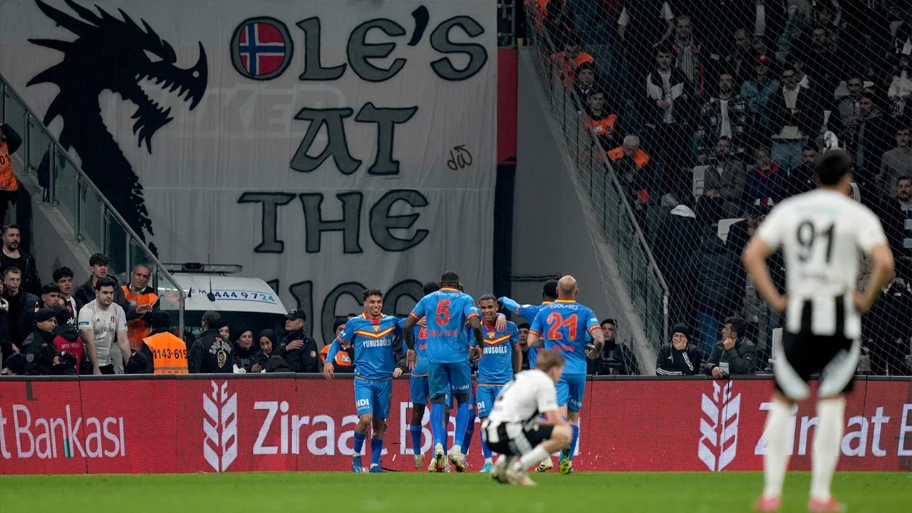 Kendi evinde Göztepe şoku: Beşiktaş, Ziraat Türkiye Kupası'na çeyrek finalde veda etti