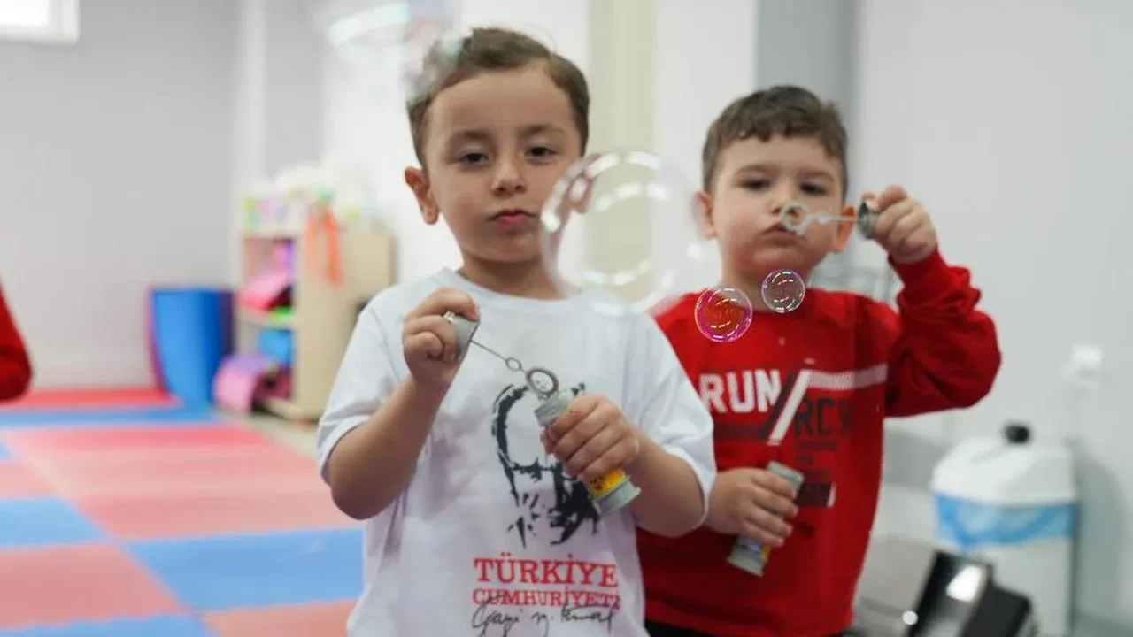 Tepebaşı'nda çocuklar çok mutlu: Tepebaşı belediyesi belde evleri'nde oyun gruplarına yoğun ilgi