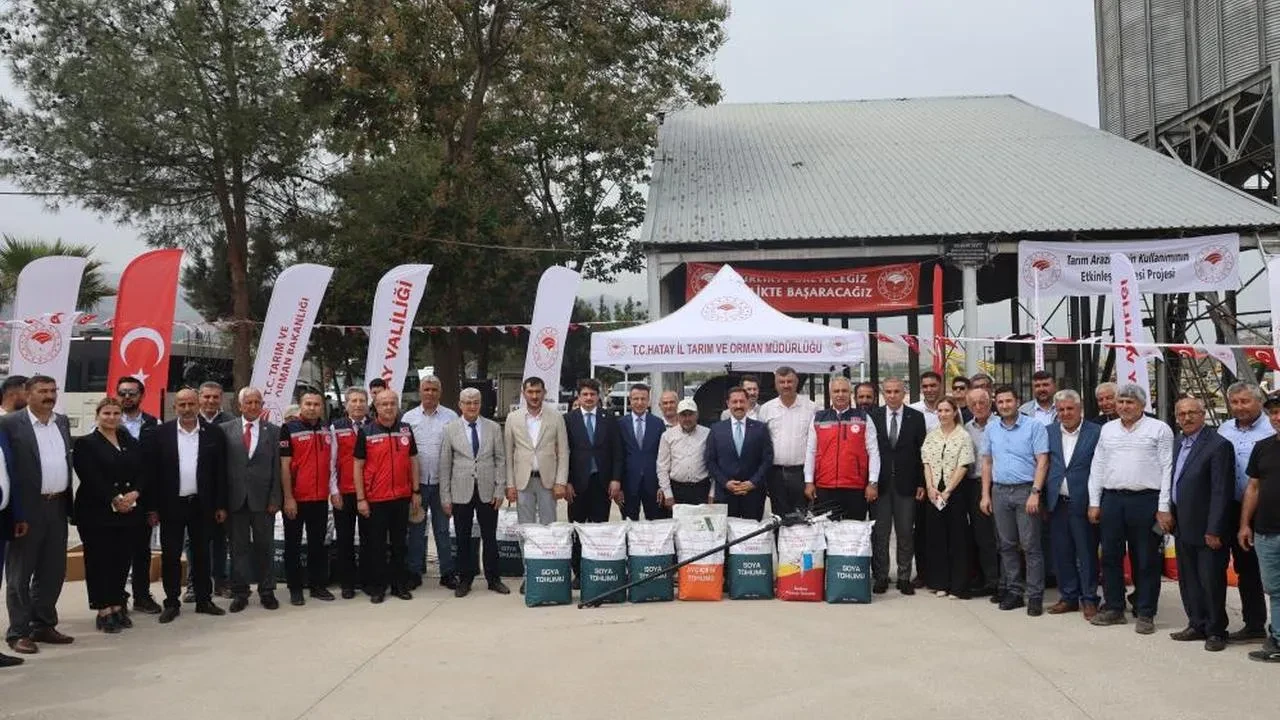 Hatay'da depremzede çiftçilere 35 milyon TL'lik tohum ve ekipman desteği: Tarımsal üretim yeniden canlanıyor