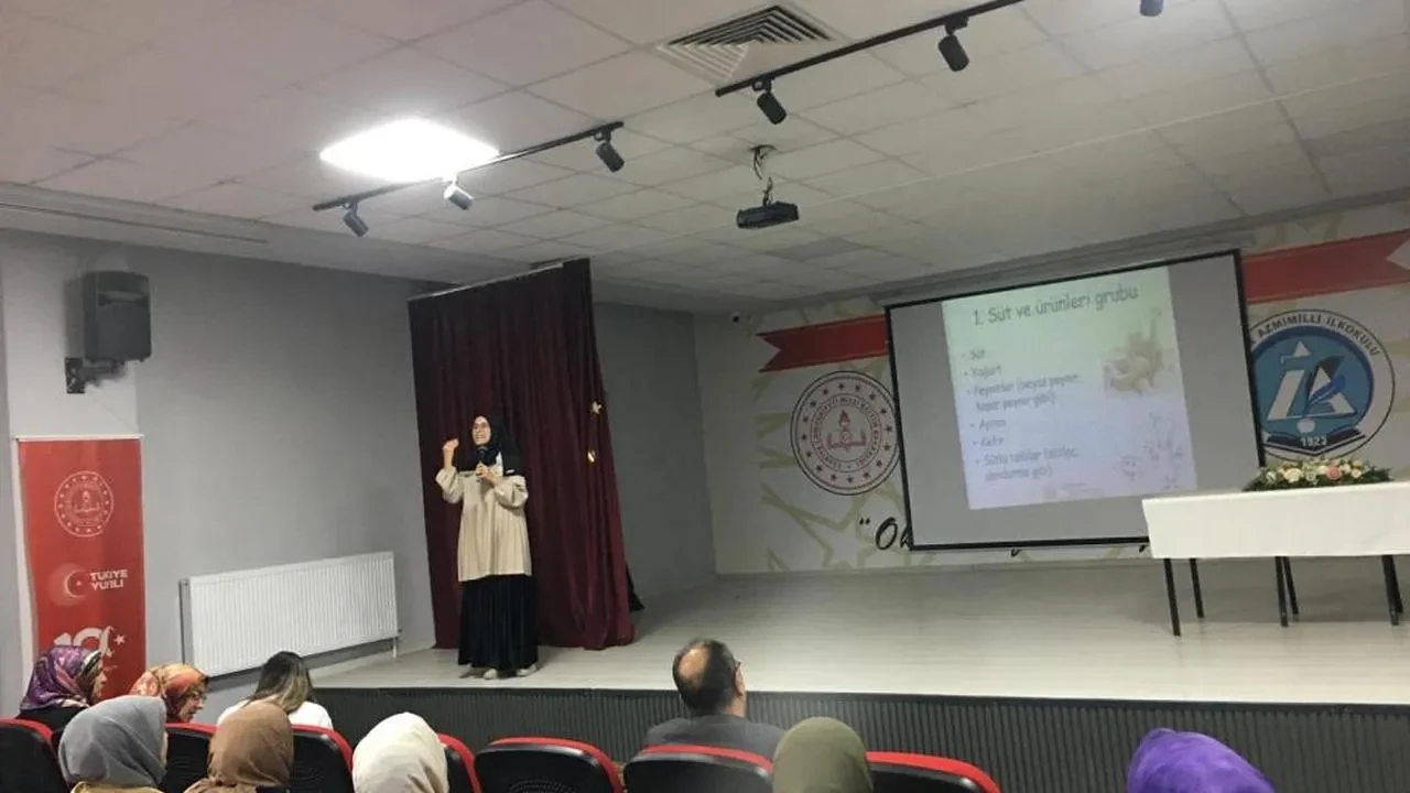 Çocukları bekleyen tehlike: Düzce'de öğretmen ve velilere obezite ve kanser için kritik beslenme uyarısı