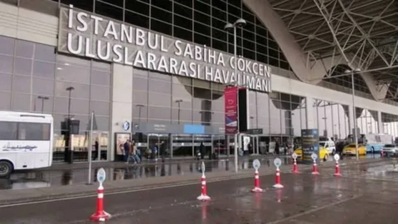 İstanbul'da sis etkisi devam ediyor: Sabiha Gökçen'de uçuşlar iptal edildi