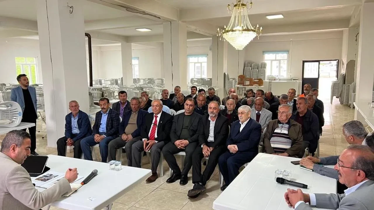 Akçadağ'da başkan Ulutaş'ın vatandaşla buluşmaları devam ediyor