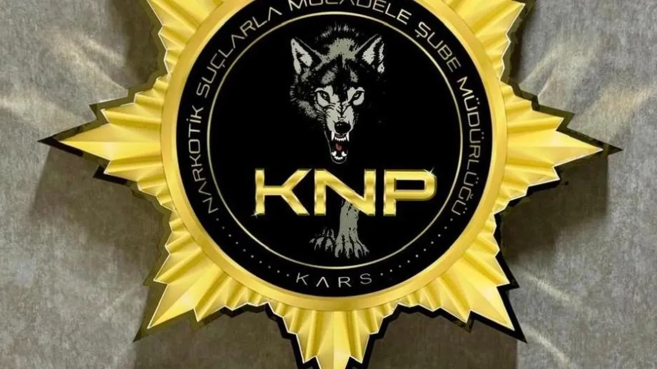 Kars'ta uyuşturucu tacirlerine darbe: Metamfetamin ve paketleme malzemeleri ele geçirildi
