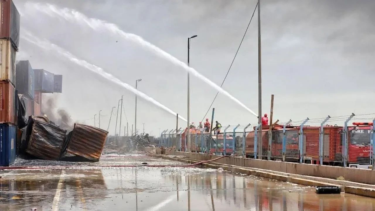 İran'da limandaki patlamada can kaybı: 65'e yükseldi