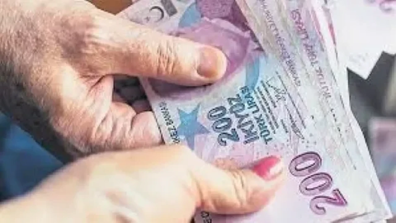 Emekliye Temmuz morali: Zam, refah payı ve taban aylıkta artış yolda