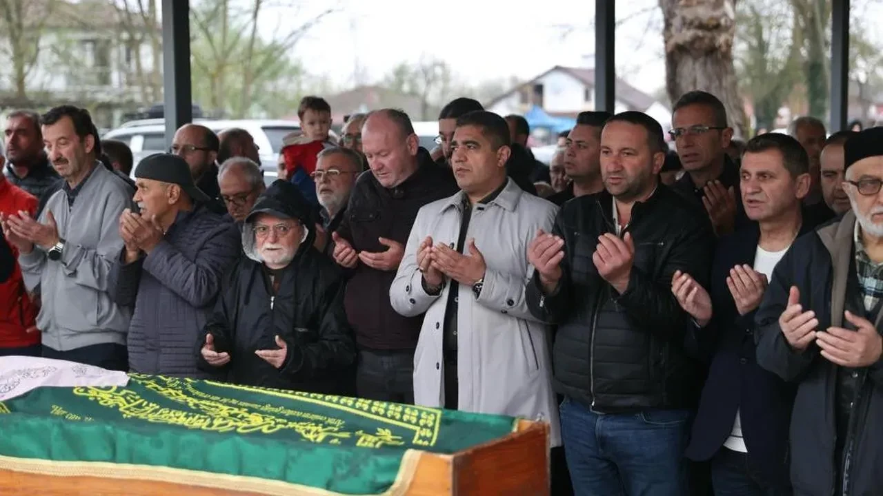 Düzce yasta: Sevilen öğretmen Munise Altun Yılmaz kalp krizine yenik düştü