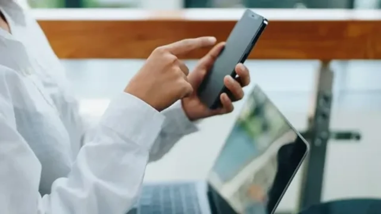 Dubai'de rakamların gücü: Rekor fiyatla satılan cep telefonu numarası