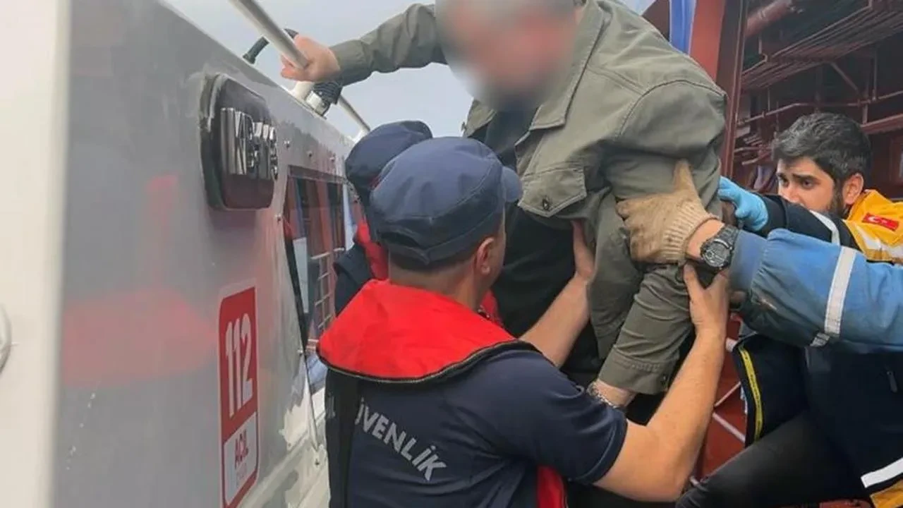 Ticari gemide rahatsızlanan vatandaşa: Tıbbi tahliye