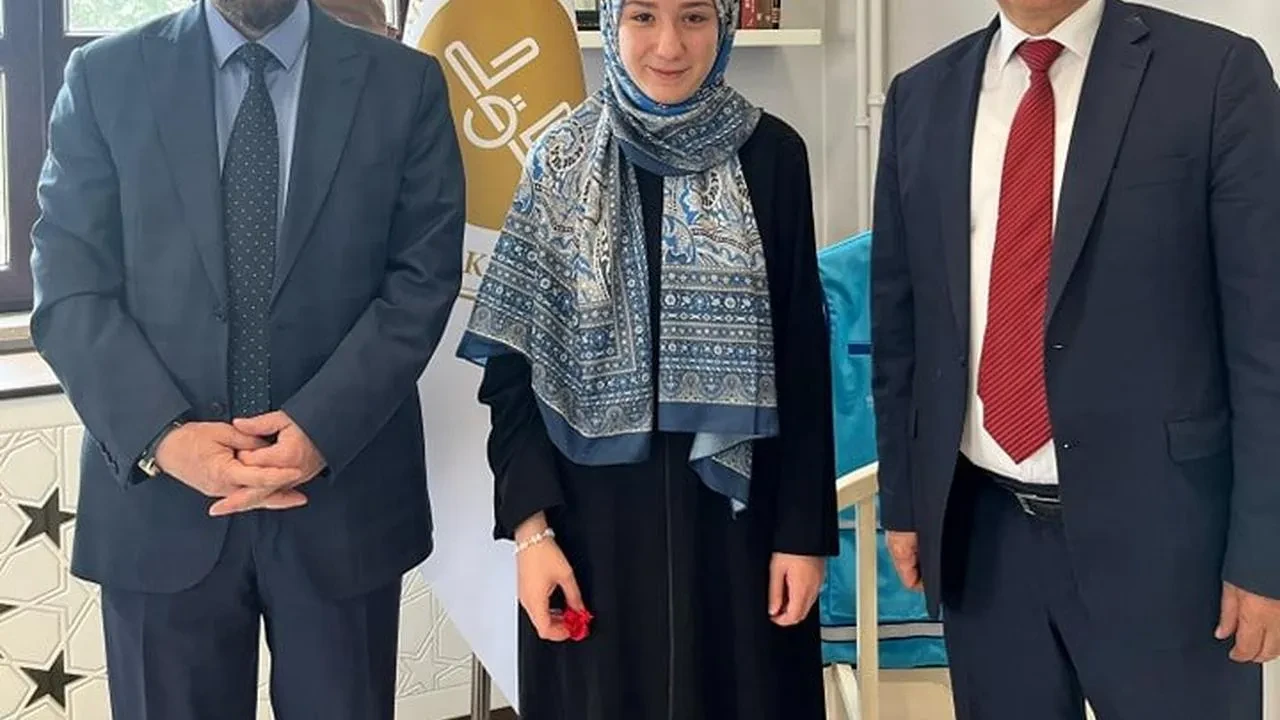 Hafızlığın 10 ayda sırrı: Sevdenur Satılmış'ın başarı hikayesi