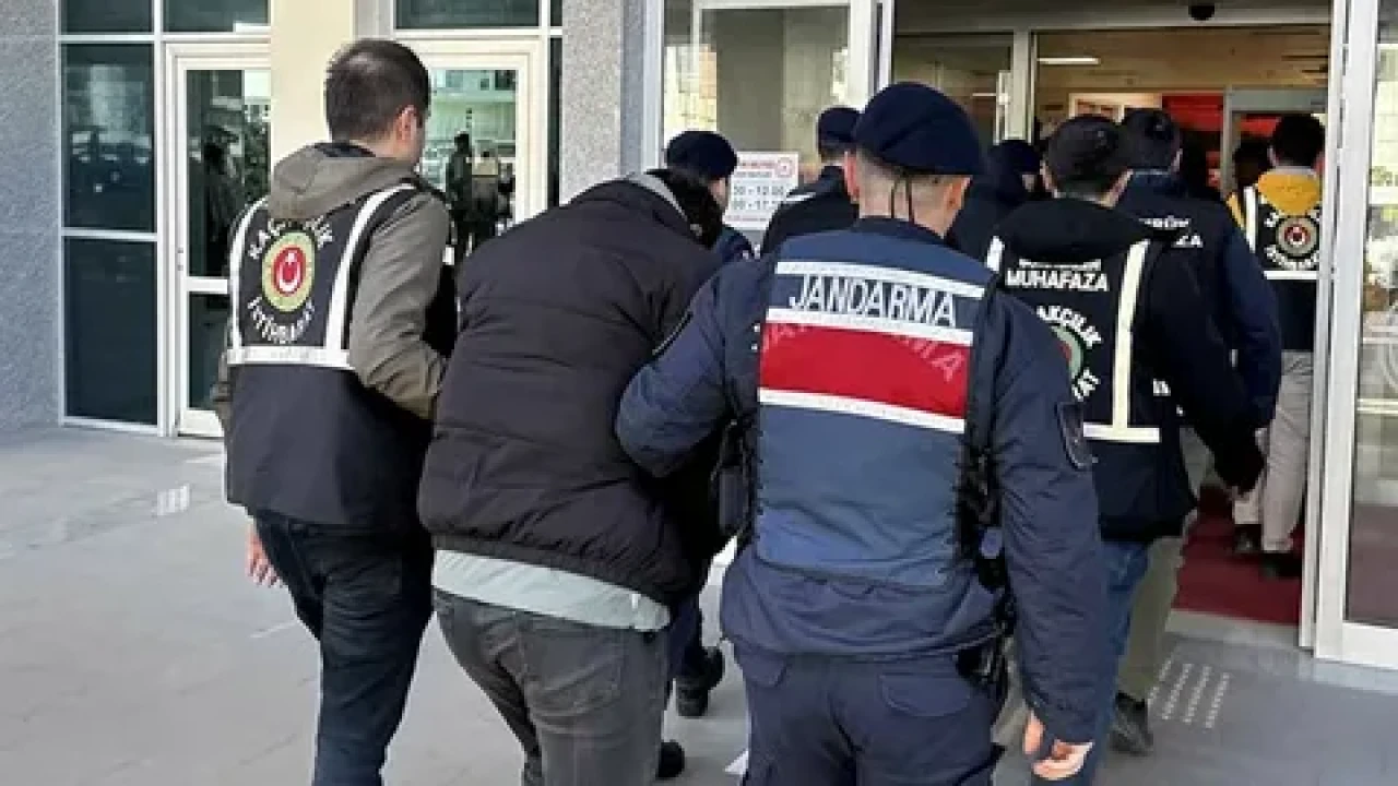 Kapıkule Sınır Kapısı'nda rüşvet çetesi çökertildi: 38 gümrük görevlisi adliyeye sevk edildi