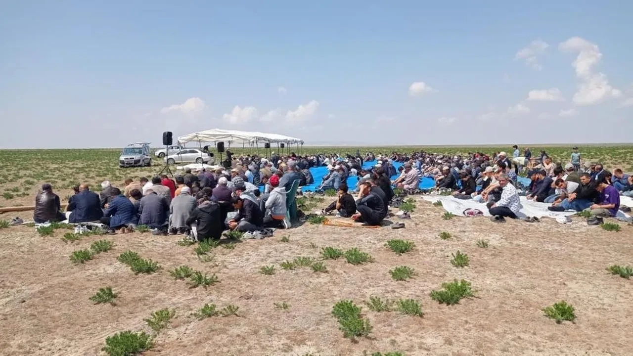 Karapınar'da kuraklık: Yağmur duası yapıldı