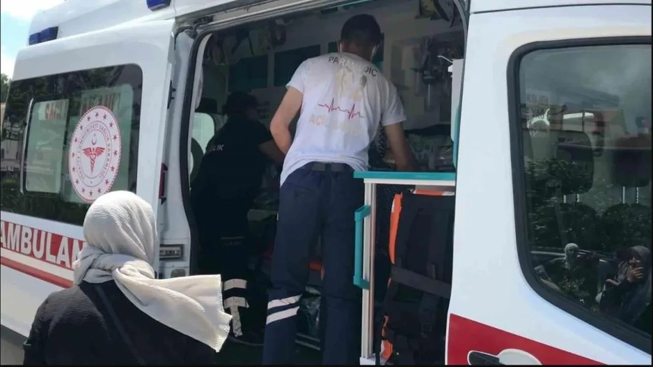 Bilecik'te feci kaza: 9 yaşındaki çocuk otomobilin çarpmasıyla yaralandı