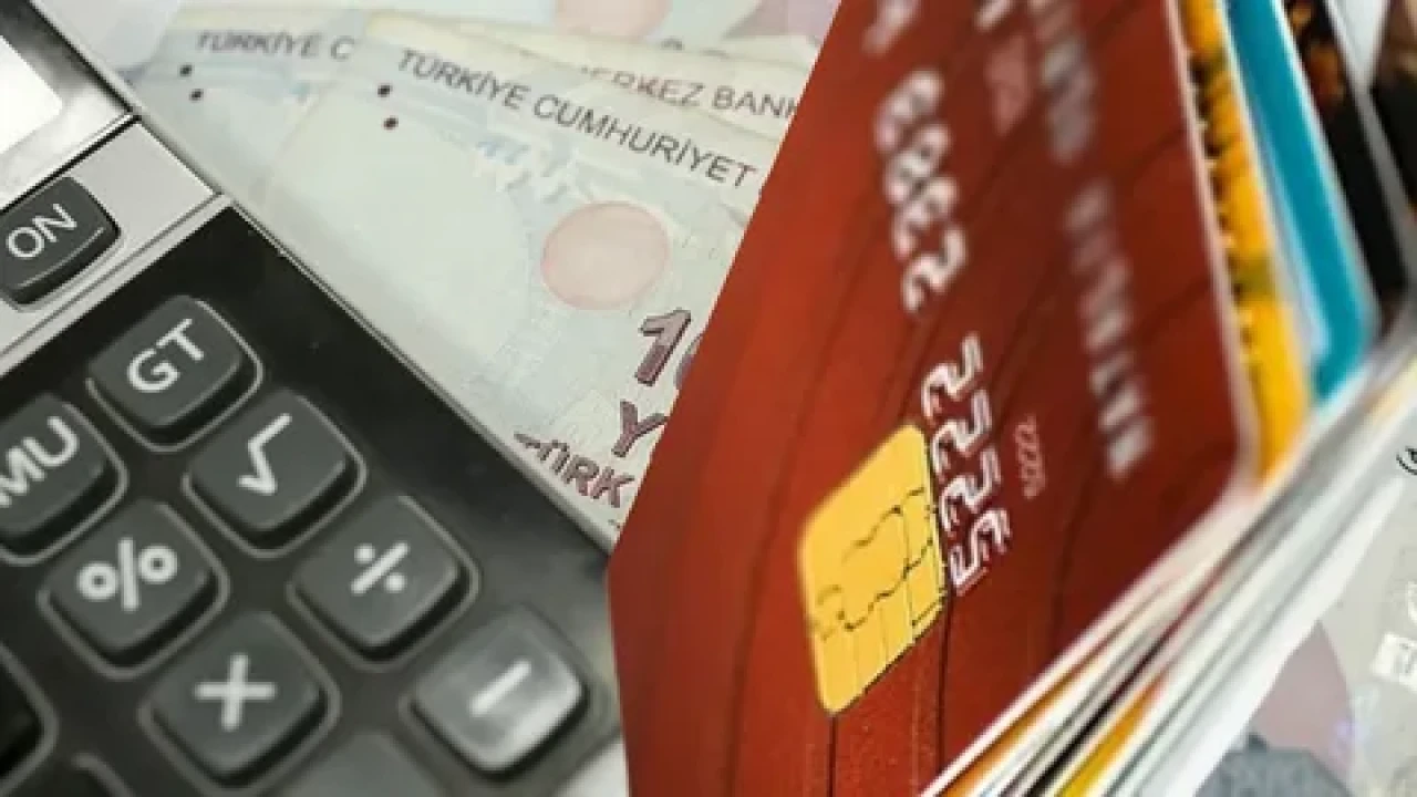 Faizler yükseldi, kredi arayışı kızıştı: En avantajlı seçenekler hangileri?