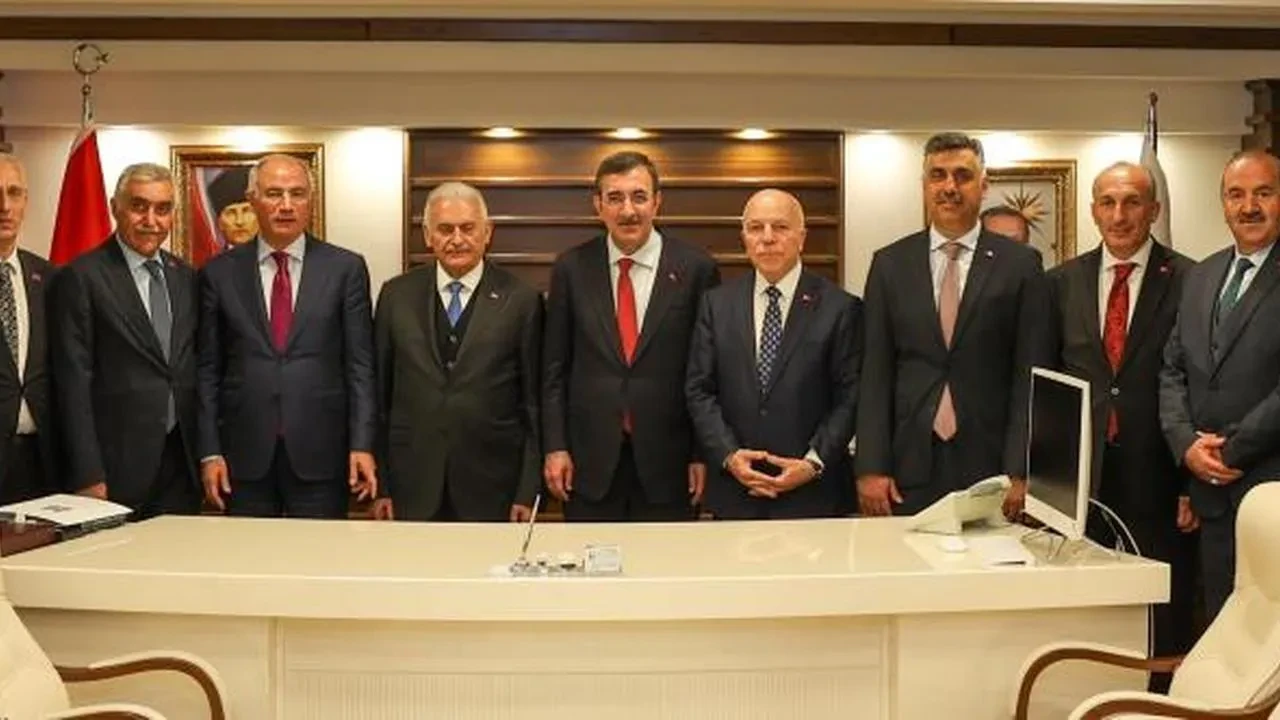 Cumhurbaşkanı Yardımcısı Yılmaz'dan Erzurum'a önemli ziyaret: Turizm 2025 ve kalkınma projeleri görüşüldü