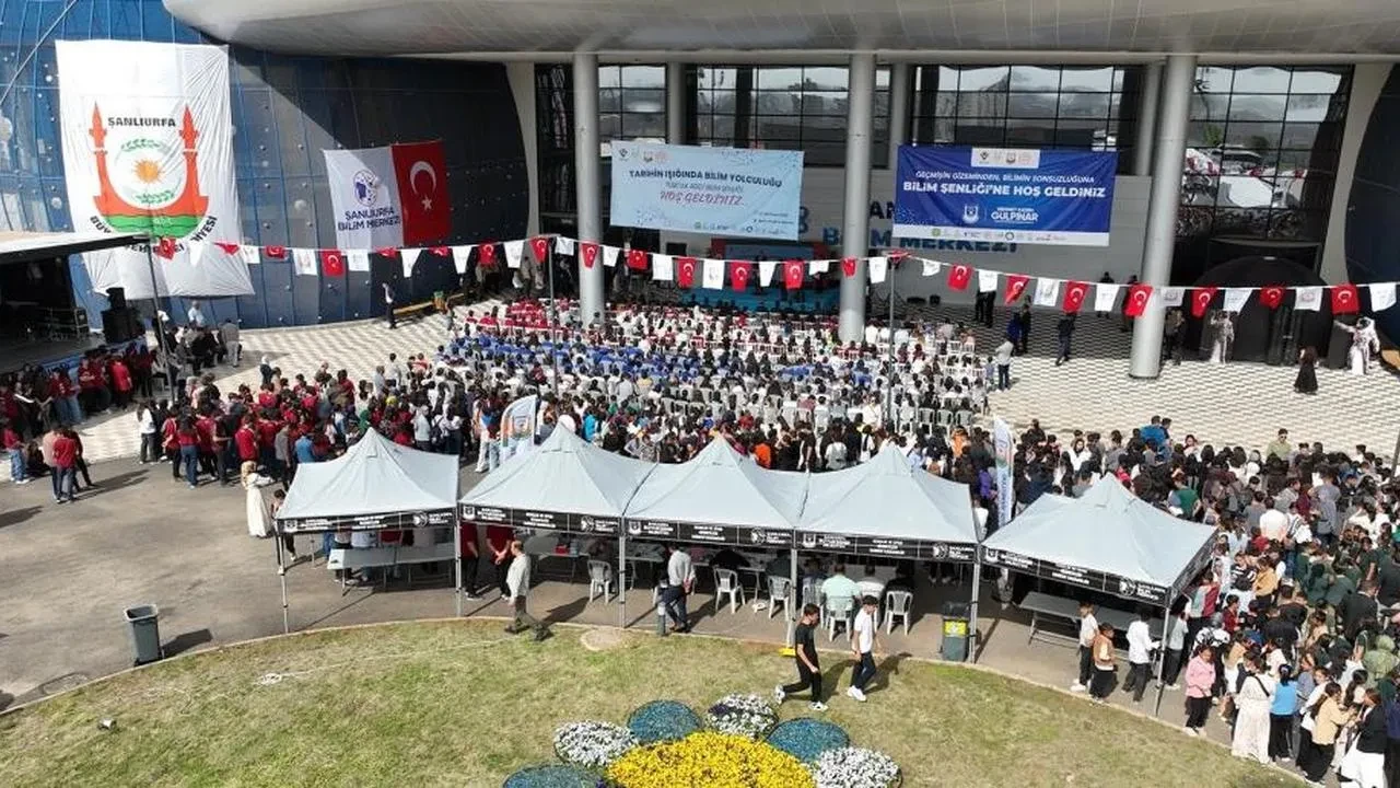 Şanlıurfa Bilim Şenliği başladı; gençler bilimin peşinde