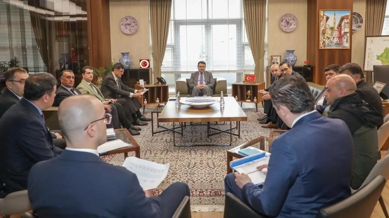 Vali Musa Işın başkanlığında sahipsiz hayvanlar için kritik toplantı: Kararlar alındı