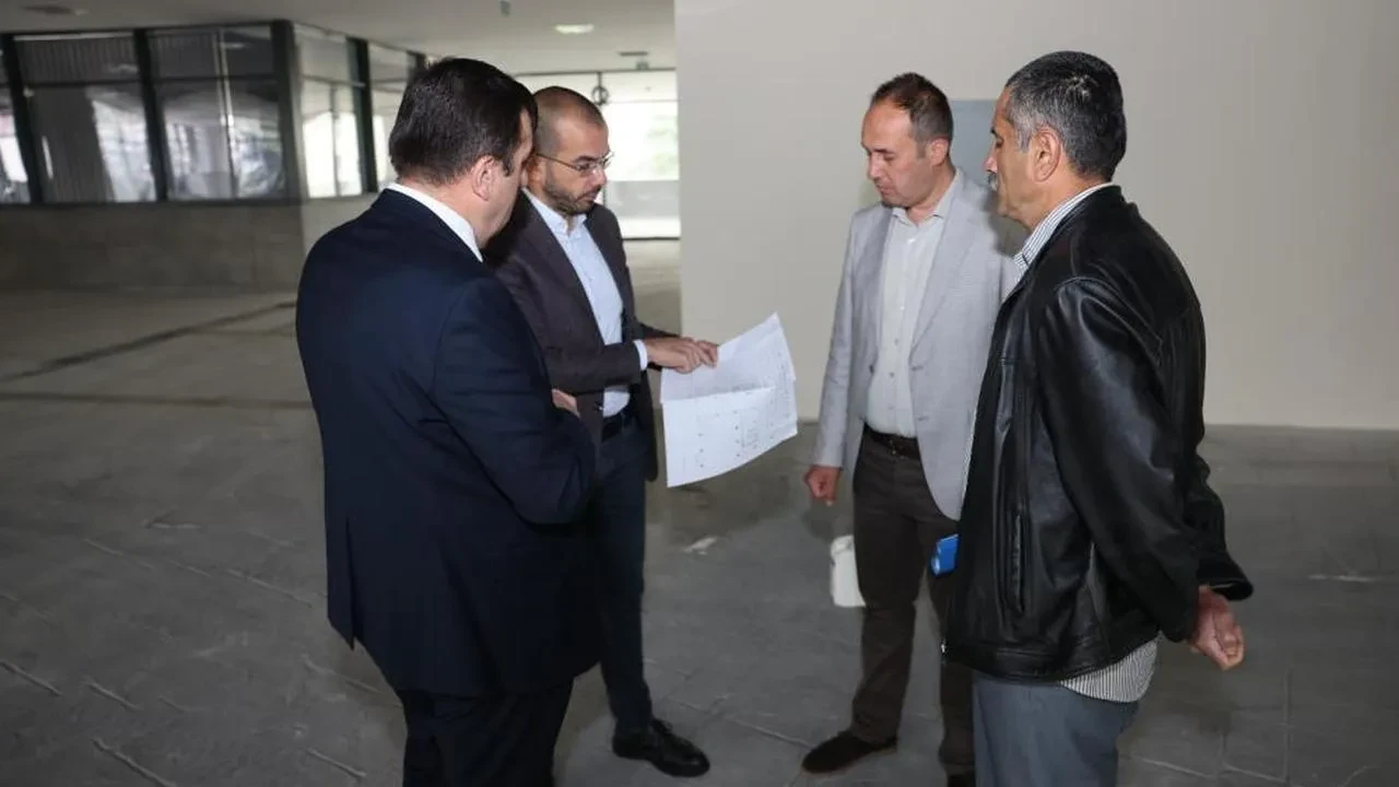 Yenikent kapalı pazar yeri açılış için gün sayıyor