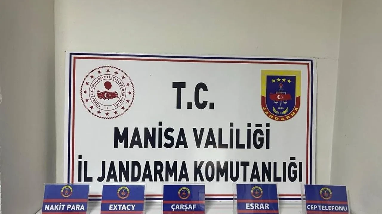 Manisa'da jandarmadan şok baskın: Uyuşturucu hap ve esrar ele geçirildi