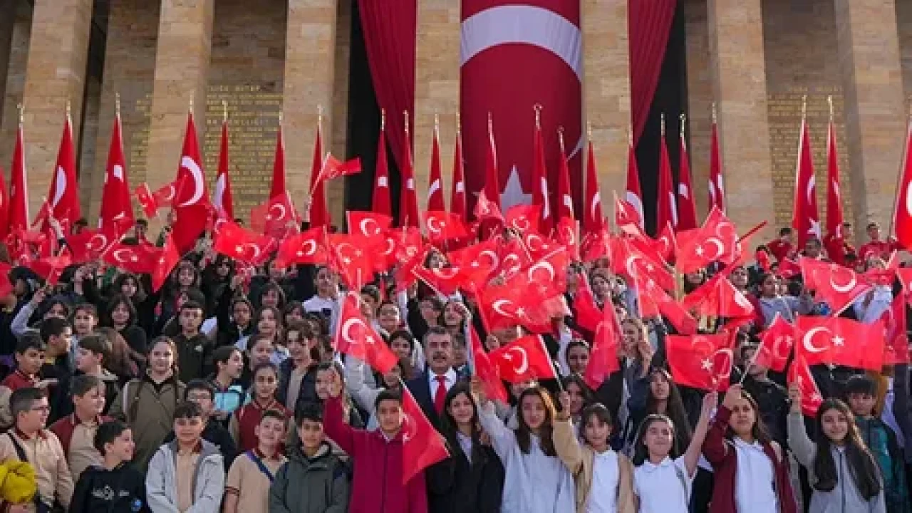 23 Nisan'da Anıtkabir'de coşkulu törenler