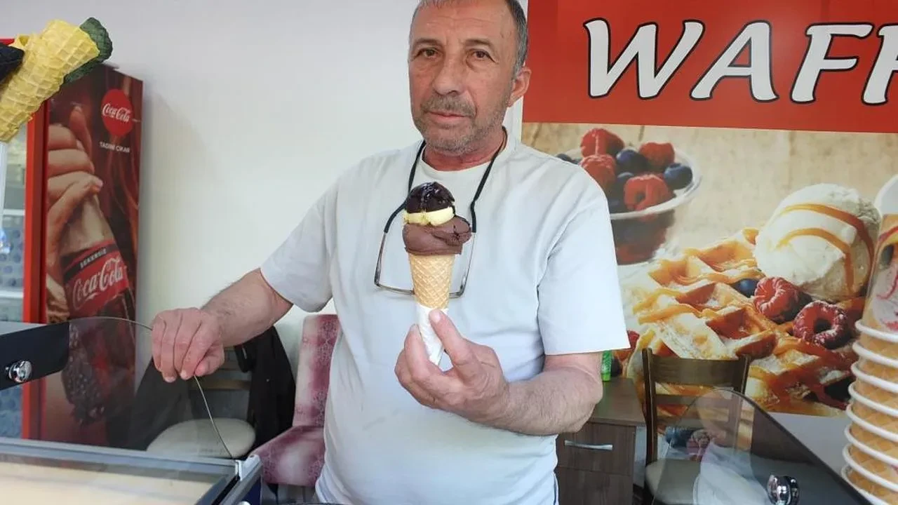 Burhaniye ören’de askıda dondurma uygulaması başlıyor: Adem Teslim uygulamayı bu yıl da devam ettirecek