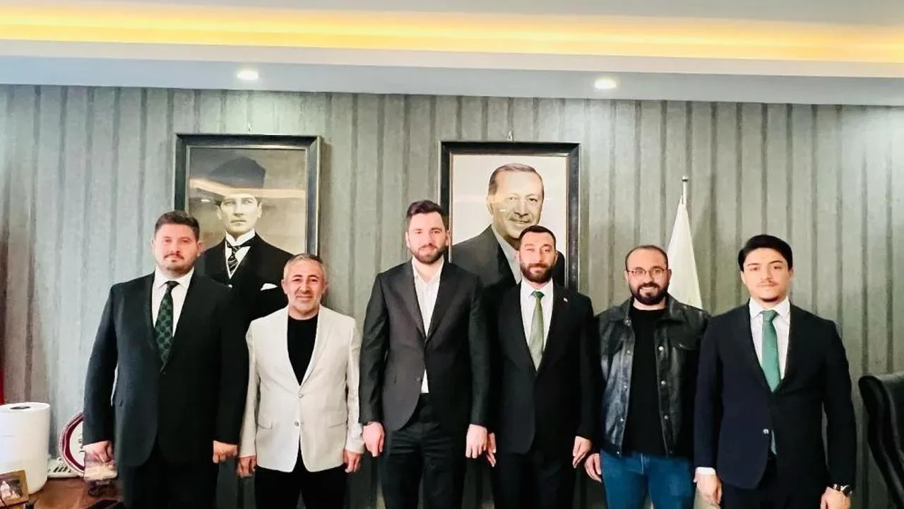 AK Parti Gençlik Kolları Bilecik'te gençlerin vizyonuna vurgu yaptı: Geleceği birlikte inşa ediyoruz