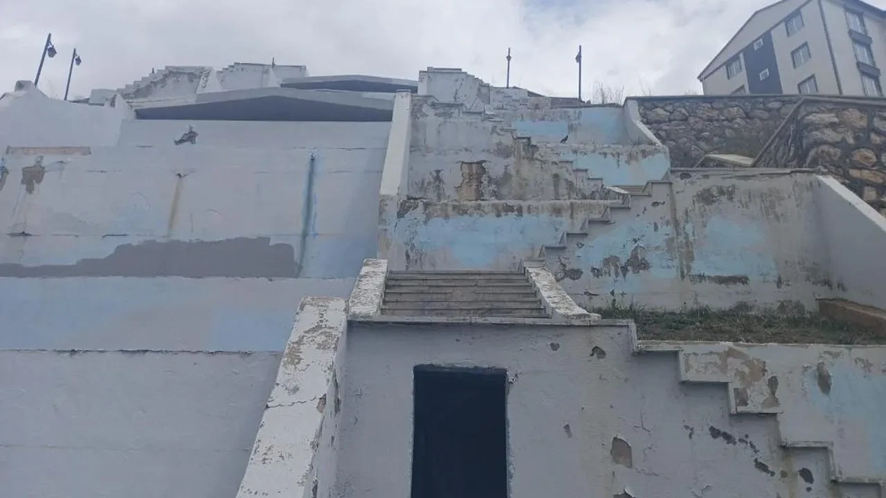 Yücel: "halkın parasıyla yapılan şelalenin halka hizmet olarak dönüştürülmesini bekliyoruz"