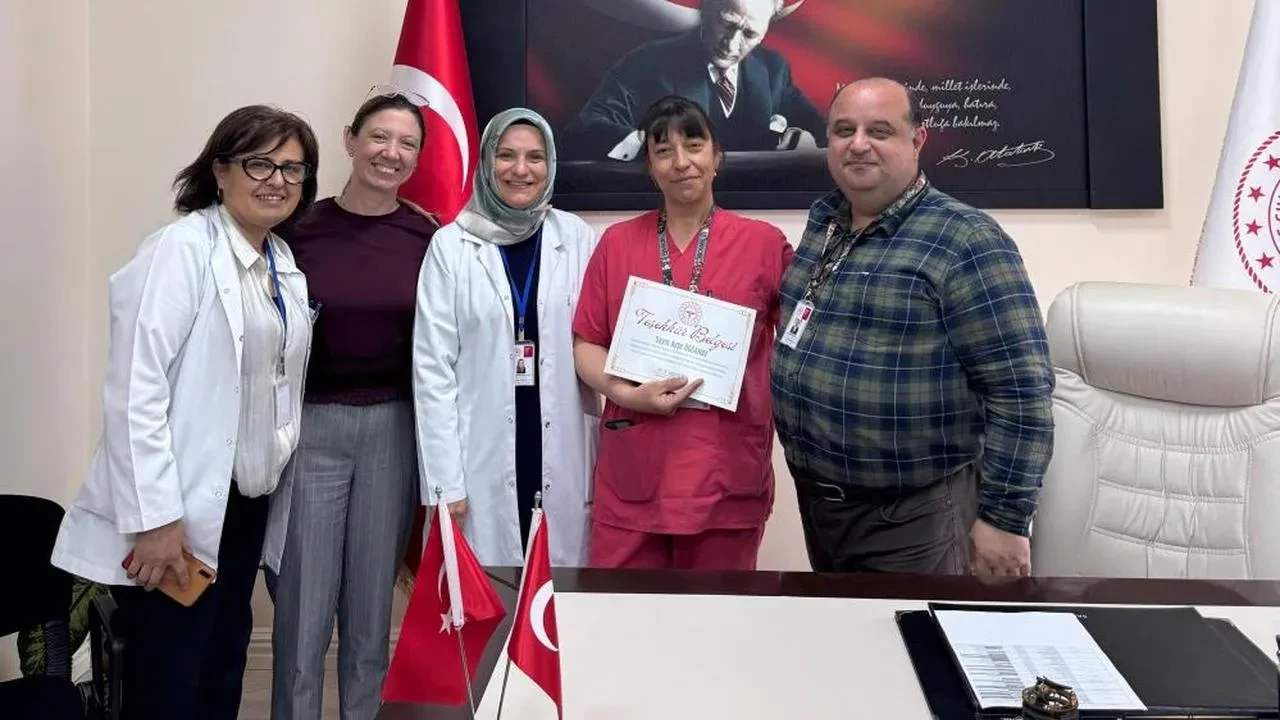 Manavgat'ta normal doğum teşvikine büyük katkı: En fazla doğum gerçekleştiren ebe ödüllendirildi