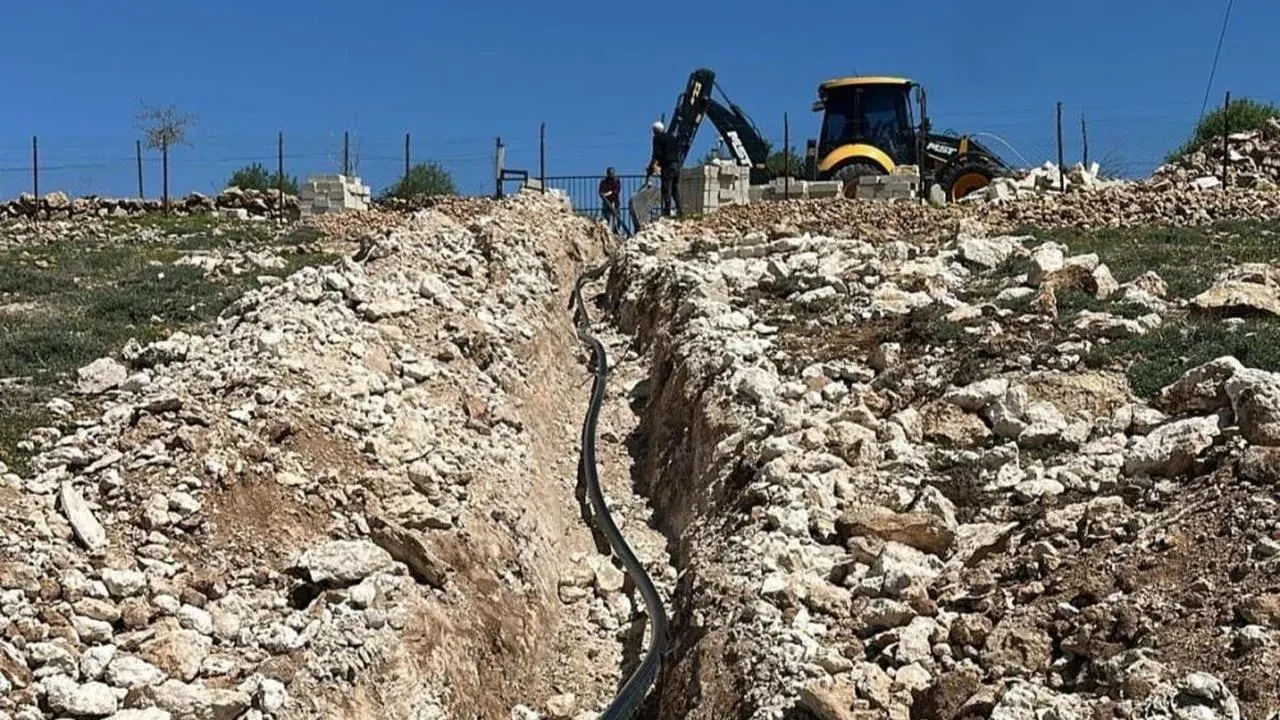Mardin'de içme suyu sorunu için tarih verildi: 5 ilçeye yeni hat döşendi.