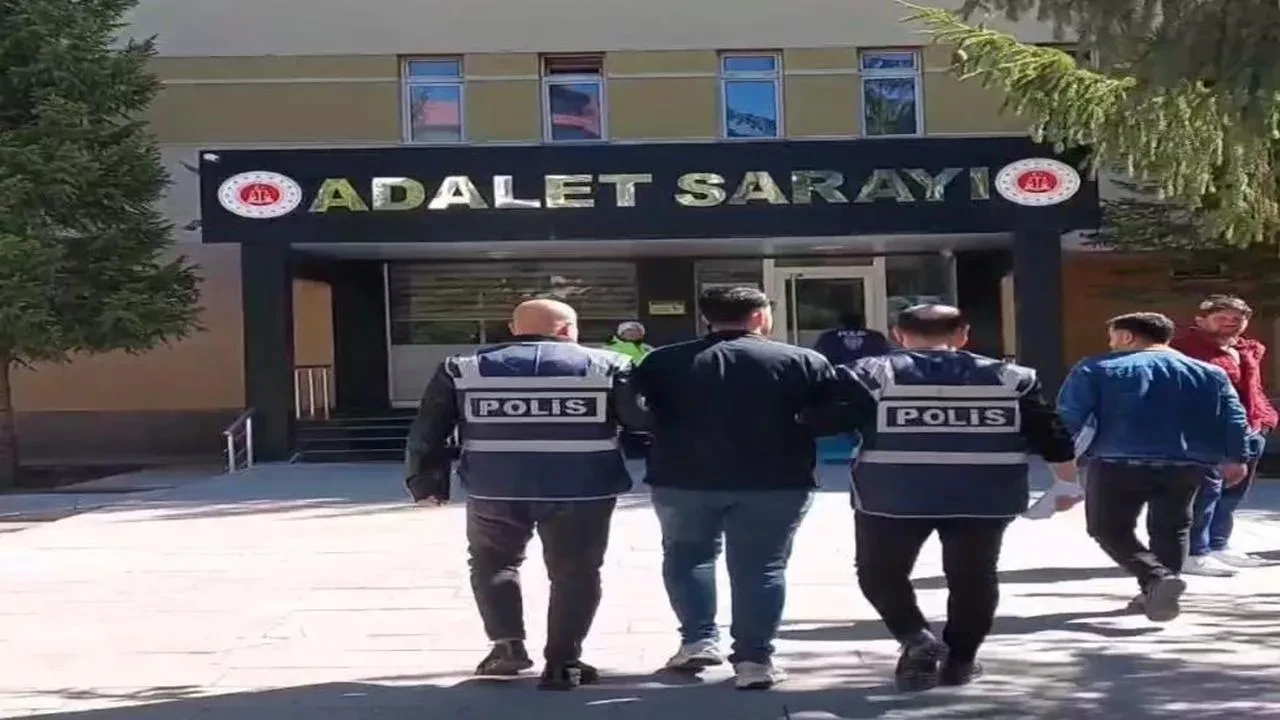 Bayburt'ta dolandırıcılık operasyonu: İki şüpheli gözaltında, biri tutuklandı