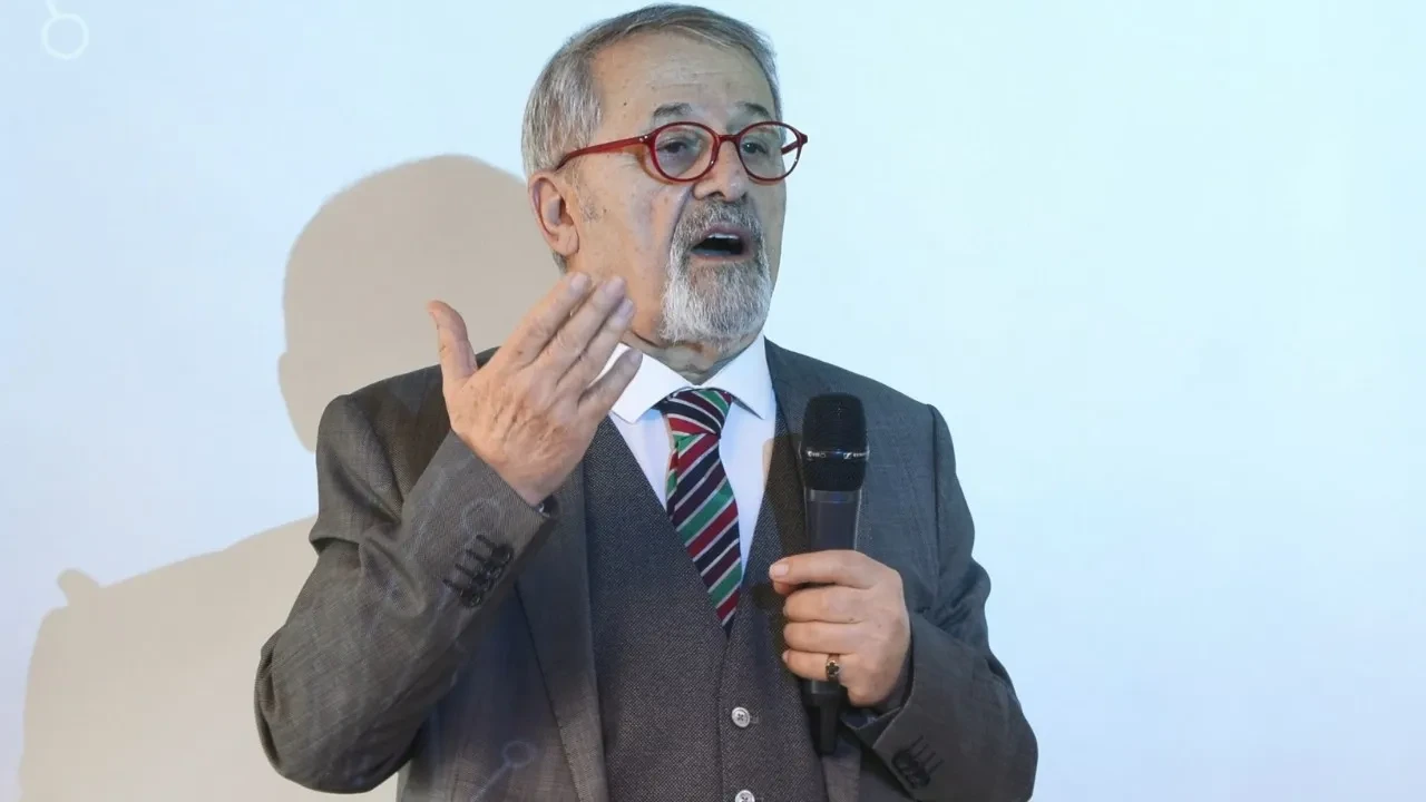 Van'da art arda depremler: Prof. Dr. Naci Görür'den önemli uyarı