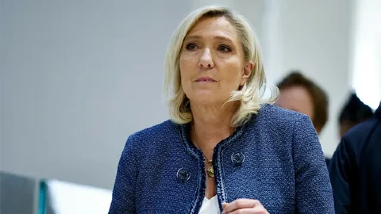 Marine Le Pen'e 5 yıl siyasi yasak: Fransa'daki aşırı sağın 2027 planları sarsıldı