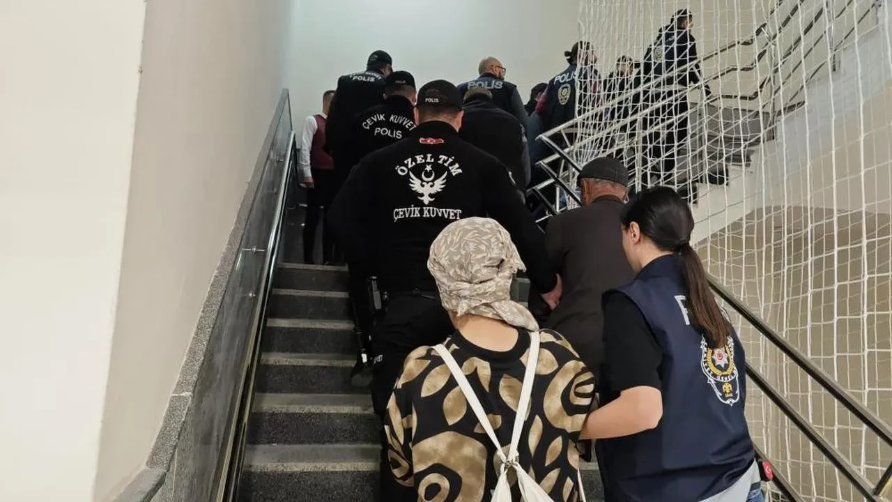 Kütahya'da fuhuş çetesi çökertildi: 14 mağdur kurtarıldı, 6 şüpheli tutuklandı