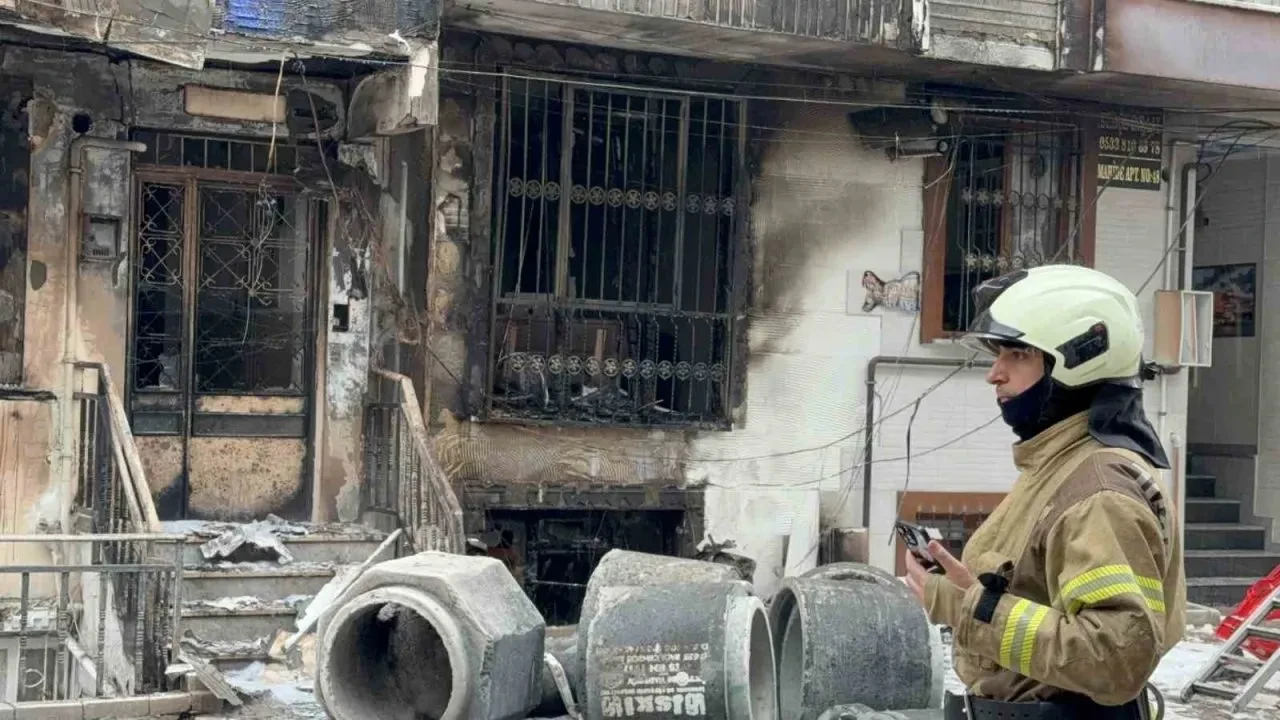 Korkunç olay: Esenyurt'ta doğalgaz patlaması yangına neden oldu 2 işçi yaralı